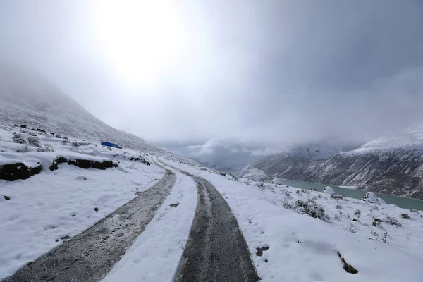 Nieva Sendero Montaña Gran Altitud Día Invierno — Foto de Stock