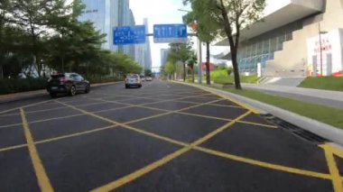 Yoldaki araba manzarası