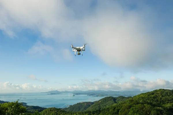 Repülő Drón Fényképez Táj Tenger Hegyek — Stock Fotó
