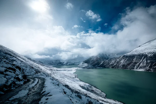 冬日滑行高山小径 — 图库照片