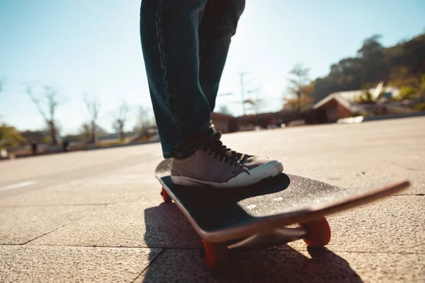 Skateboarder Skate Livre Manhã Ensolarada — Fotografia de Stock