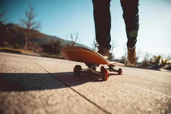 Skateboarder Skateboarding Outdoors Sunny Morning — Stock Photo, Image