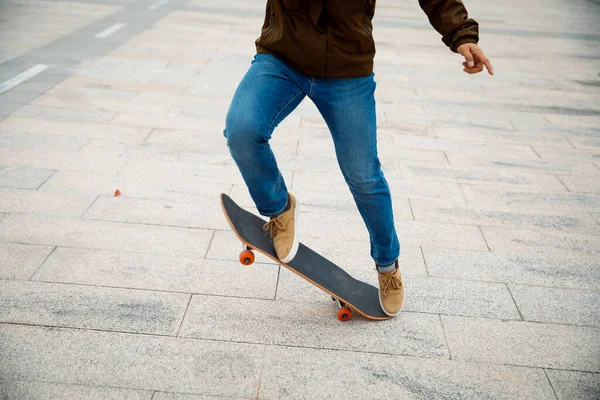 Skateboarder Skate Livre Manhã Ensolarada — Fotografia de Stock