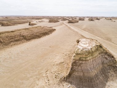 Çin 'in batısındaki yardang arazisi