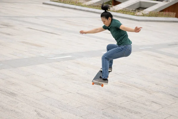 Skateboarder Skateboard Plein Air Matin — Photo