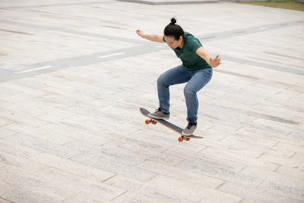 Skateboarder Skateboard Plein Air Matin — Photo