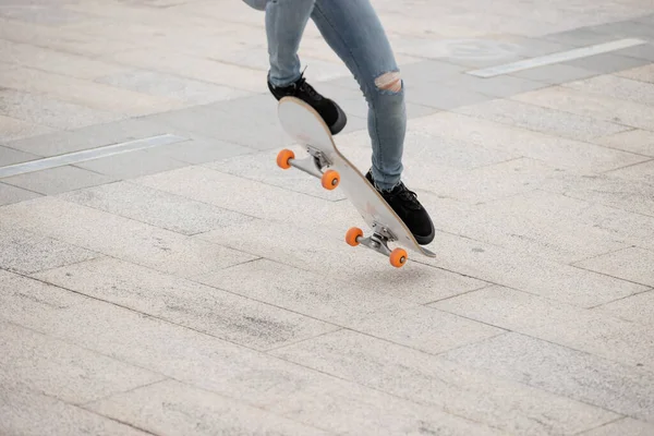 Skateboarder Skateboarden Morgens Freien — Stockfoto