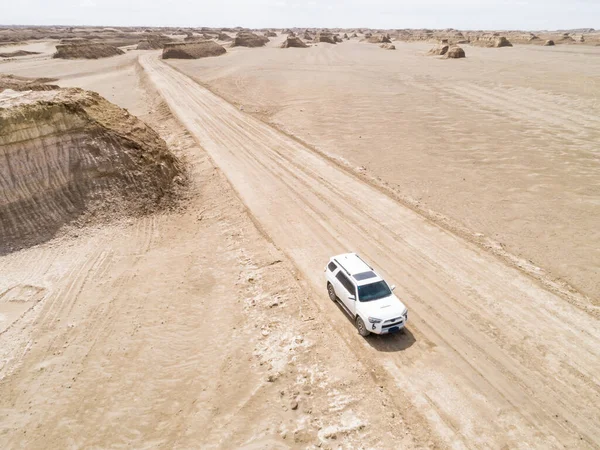 Condução Road Car Yardang Landform Deserto Oeste China — Fotografia de Stock
