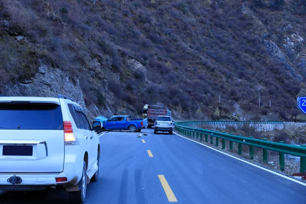 Accident Pickup Truck Mountain Road Tibet China — Stock Photo, Image