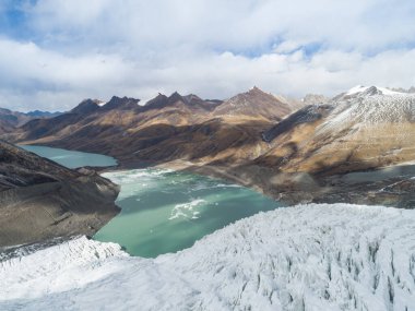 Çin 'in Tibet kentindeki fosil buzulların havadan görünüşü