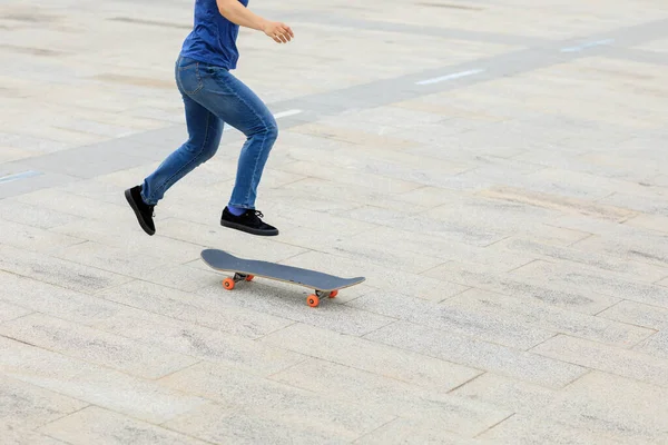 Skateboarder Skateboarden Buiten Ochtend — Stockfoto