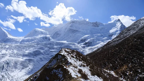 Krásná Zasněžená Hora Ledovcová Krajina — Stock fotografie