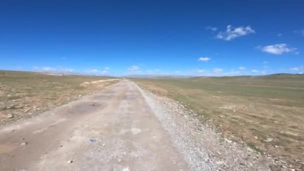 Conducir Fuera Del Coche Carretera Carretera Polvorienta Gran Altitud Las — Vídeos de Stock