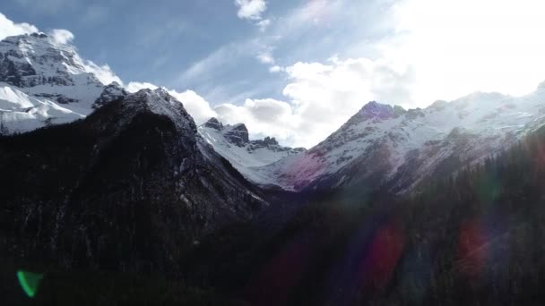 Drone Volando Través Montañas Nevadas Tíbet China Imágenes Aviones Tripulados — Vídeos de Stock