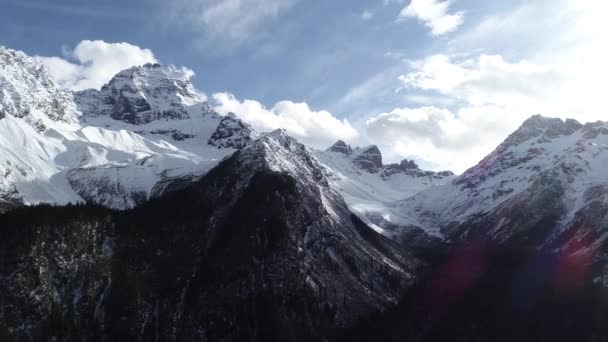 Drone Volando Través Montañas Nevadas Tíbet China Imágenes Aviones Tripulados — Vídeo de stock