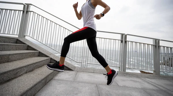 Estilo Vida Saudável Fitness Esportes Mulher Corredor Correndo Trilha Beira — Fotografia de Stock