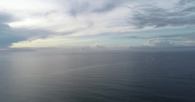 hareket eden okyanus dalgalarının hava görüntüsü