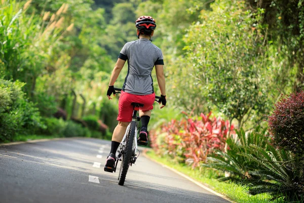 Woman Handed Cycling Tropical Park Trail Summer — Stock Photo, Image