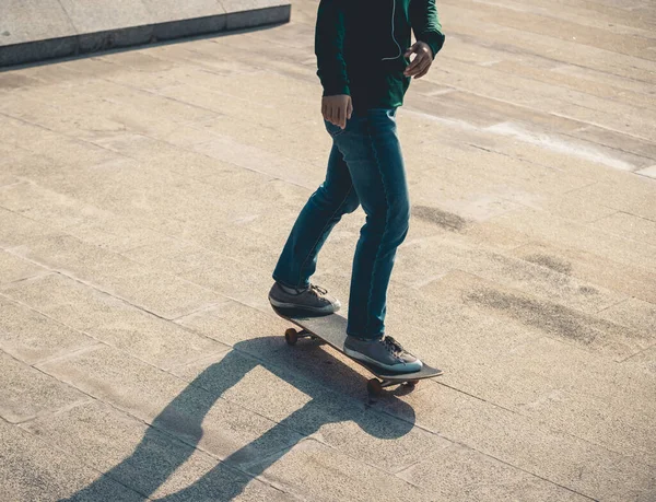 Skateboarder Beine Skateboarden Freien — Stockfoto