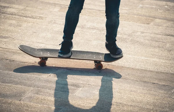 Skateboarder Pernas Skate Livre — Fotografia de Stock