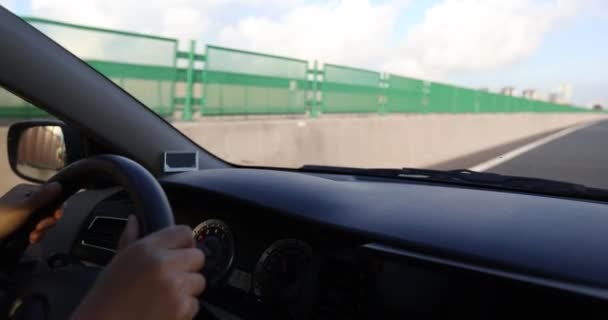Жінка Кермом Автомобіля Вид Крупним Планом — стокове відео