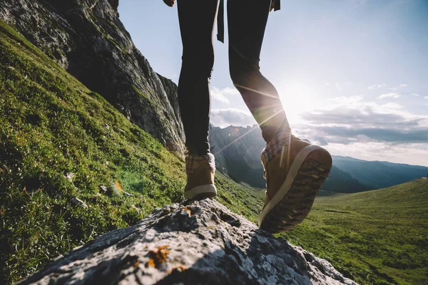 Successful Woman Backpacker Hiking Sunset Alpine Mountain Peak — Stock Photo, Image