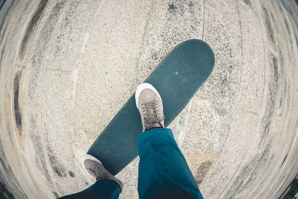 Skateboarder Andar Skate Livre Cidade — Fotografia de Stock