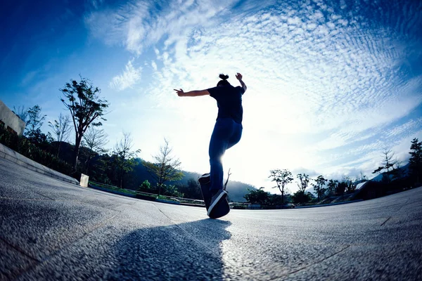 Asian Woman Skateboarder Skateboarding Sunrise City — Stock Photo, Image