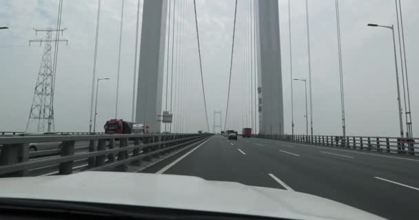 Θέα Του Αυτοκινητόδρομου Στη Γέφυρα Αυτοκίνητα Που Κινούνται Στη Γέφυρα — Αρχείο Βίντεο