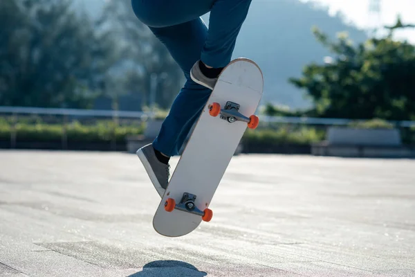 Skateboarder Skate Livre Cidade — Fotografia de Stock