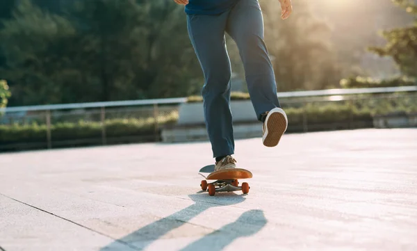 Skateboarder Skateboarding Aire Libre Ciudad — Foto de Stock