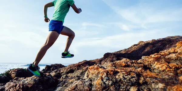 Woman Trail Runner Running Rocky Mountain Top Sunrise Seaside — Stock Photo, Image