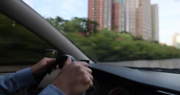 Γυναικεία Χέρια Στο Τιμόνι Αυτοκίνητο Έννοια Οδήγησης — Αρχείο Βίντεο