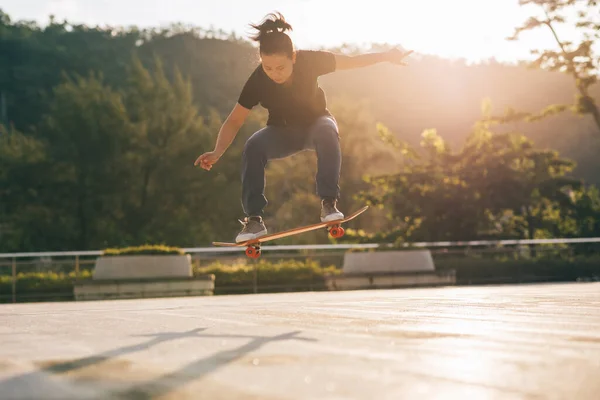 Skateboarder Skateboarding Aire Libre Ciudad — Foto de Stock