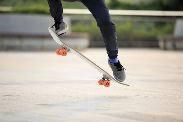 Skateboarder Skateboard Plein Air Ville — Photo