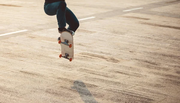 Skateboarder Skate Livre Cidade — Fotografia de Stock