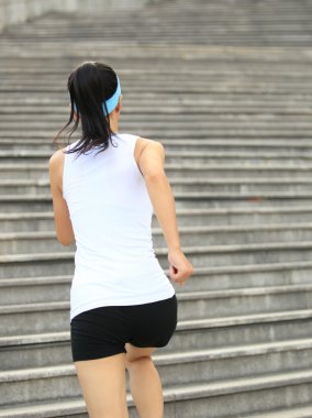 merdivenlerde koşma runner atlet.