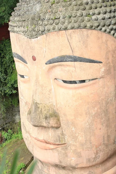 Grootste Boeddha standbeeld in leshan, sichuan, china — Stockfoto