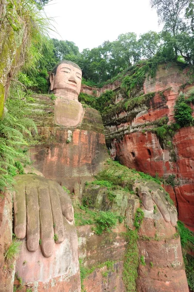 Grootste Boeddha standbeeld in leshan, sichuan, china — Stockfoto