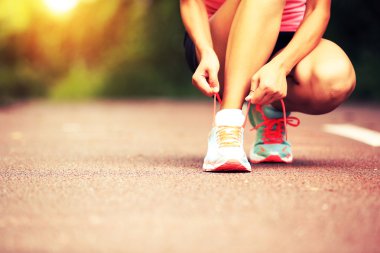 ayakkabı bağcığı bağlama runner