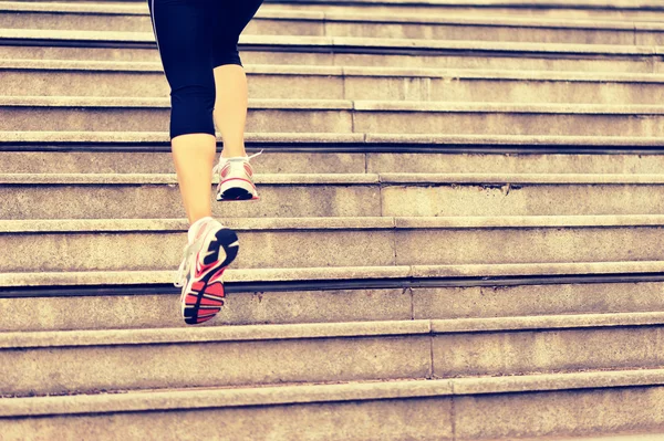 Woman legs running up — Stock Photo, Image