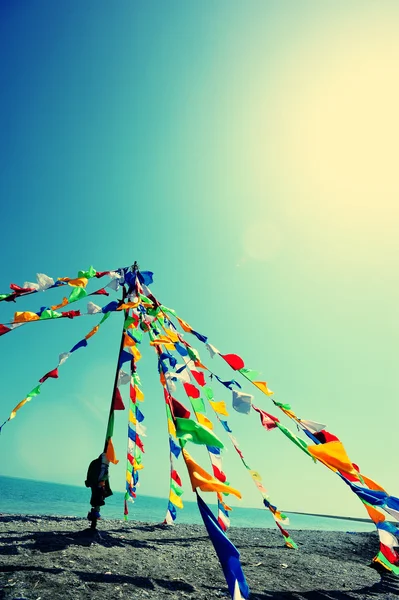 Drapeaux de prière bouddhistes tibétains — Photo