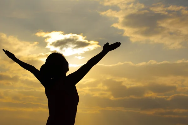 Sunn yoga kvinne meditasjon – stockfoto