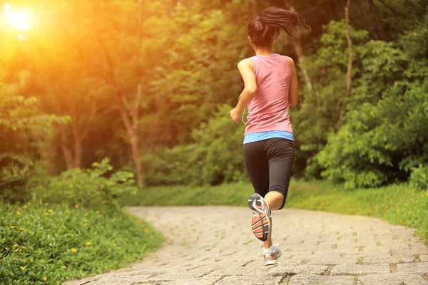 Runner  running on forest — Stock Photo, Image