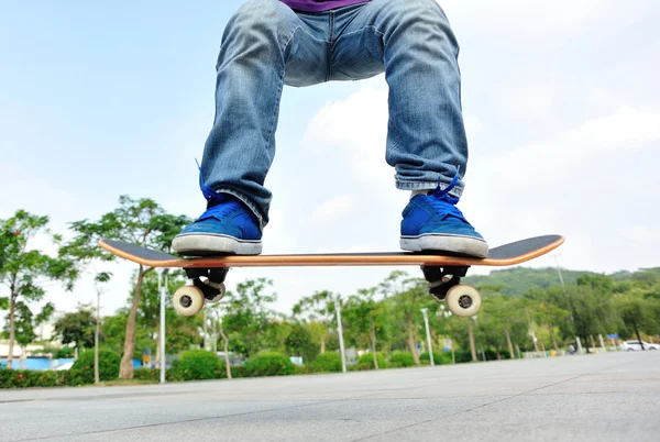 Skateboarder skateboard — Photo