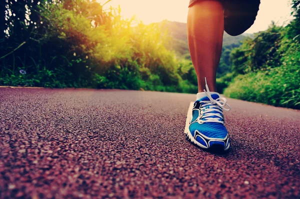 Yolda çalışan atlet