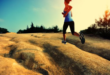 Genç fitness erkek koşu