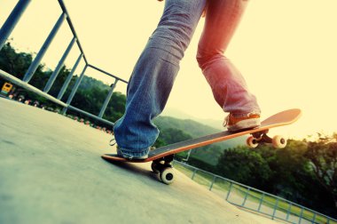 kaykay kadın bacakları