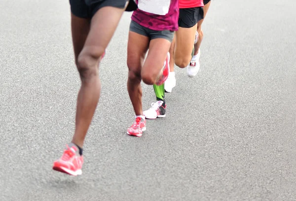 Atletas de maratón compitiendo en fitness — Foto de Stock