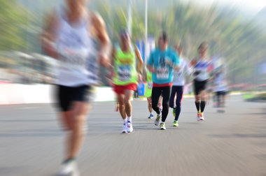 Maraton sporcular Fitness konusunda rekabet